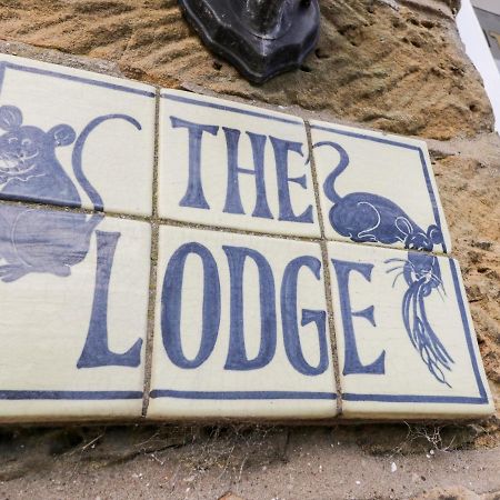 The Lodge ويتبي المظهر الخارجي الصورة